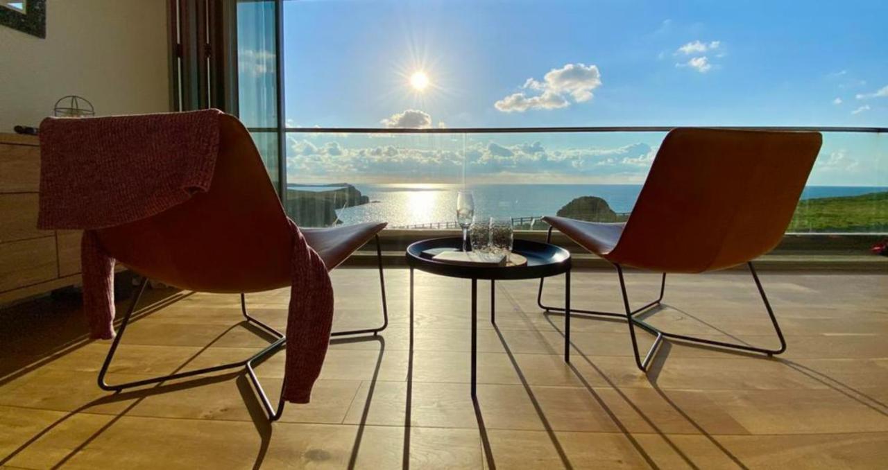 Sunset Waves Sea View Apartment Featuring Panoramic Views & Parking Ньюки Экстерьер фото