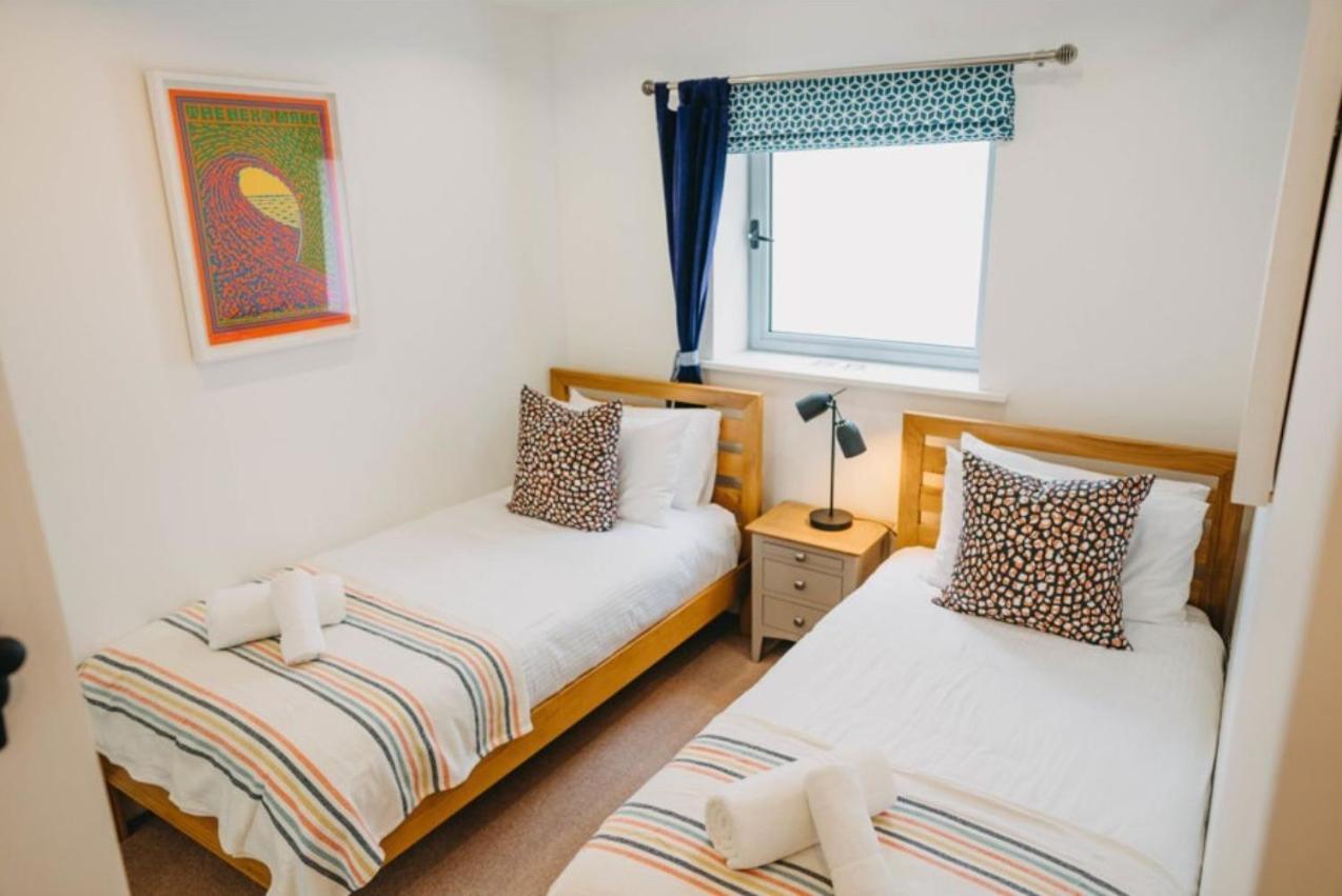 Sunset Waves Sea View Apartment Featuring Panoramic Views & Parking Ньюки Экстерьер фото
