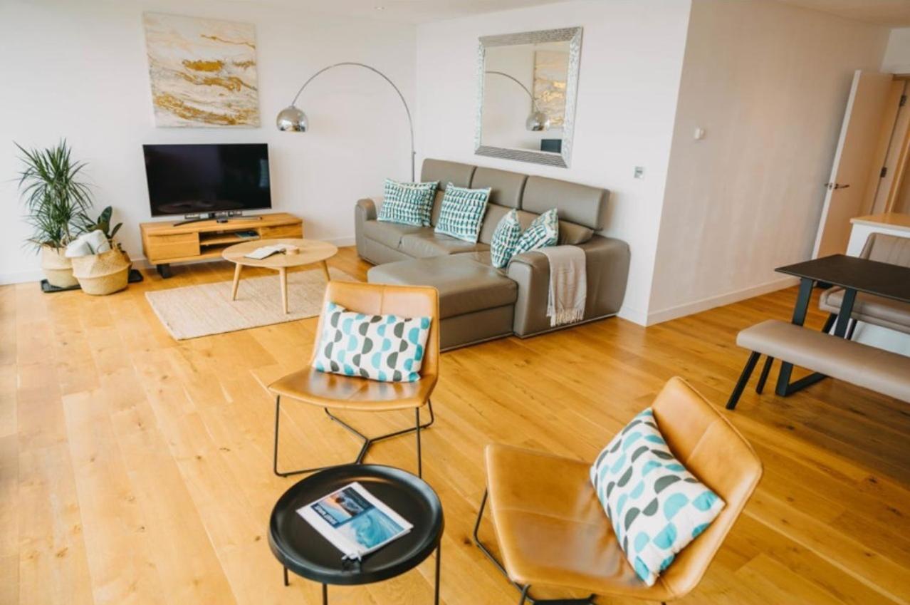 Sunset Waves Sea View Apartment Featuring Panoramic Views & Parking Ньюки Экстерьер фото